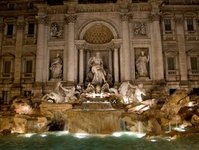fontanna di Trevi, prace konserwacyjne, atrakcja turystyczna, turyci, dolce vita, Marcello Mastroianni, Anita Ekberg