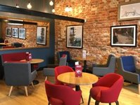otwarcie kawiarni, nowy lokal, costa coffee, plac trzech krzyży, kamienica pod gryfami