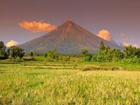 wybuch wulkanu, Filipiny, Luzon, na Filipinach, Mayon, wyspa, popi, kamienie, Renato Solidum, region, mieszkacy, krater, obcokrajowiec