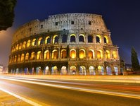 Rzymskie Koloseum, pochylone, przechylone, Krzywa Wieża w Pizie, remont, renowacja, restauracja, bramki, zwiedzanie, Rzym, zabytek, amfiteatr