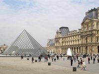 Luwr, Francja, muzeum, turyści, Le Monde
